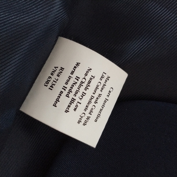 L.L. Bean Navy Single Breasted Classic Traveler Blazer 12P - Picture 9 of 11